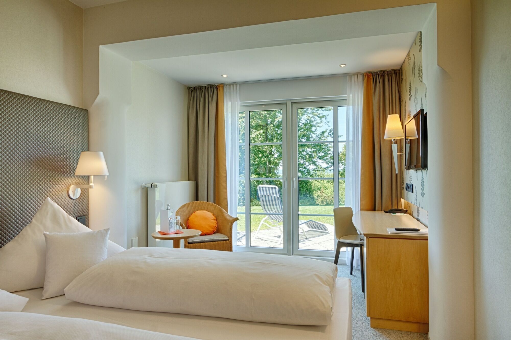 Parkhotel Донаувёрт Экстерьер фото